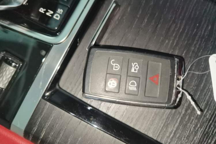 Used Jaguar XFL 2022 XFL 2.0T P250 Two-Wheel-Drive Elite Sport Edition Vehicle Key