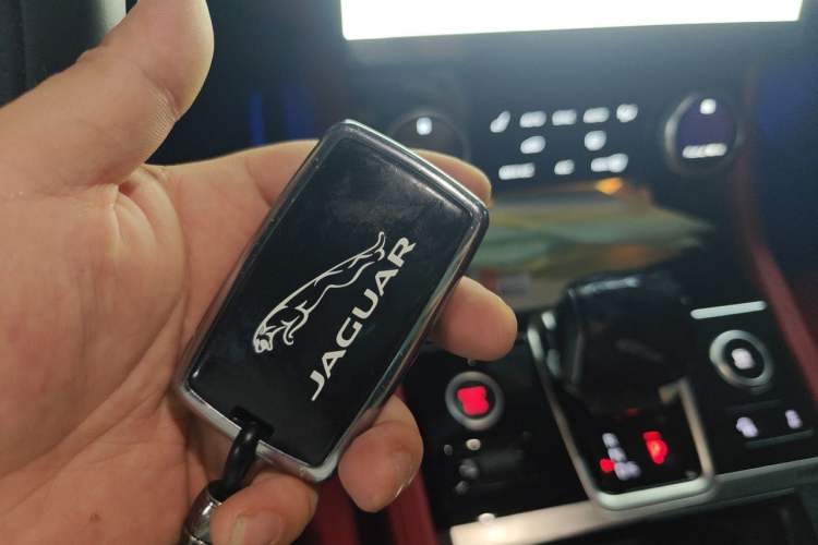 Used Jaguar XFL 2022 XFL 2.0T P250 Two-Wheel-Drive Elite Sport Edition Vehicle Key