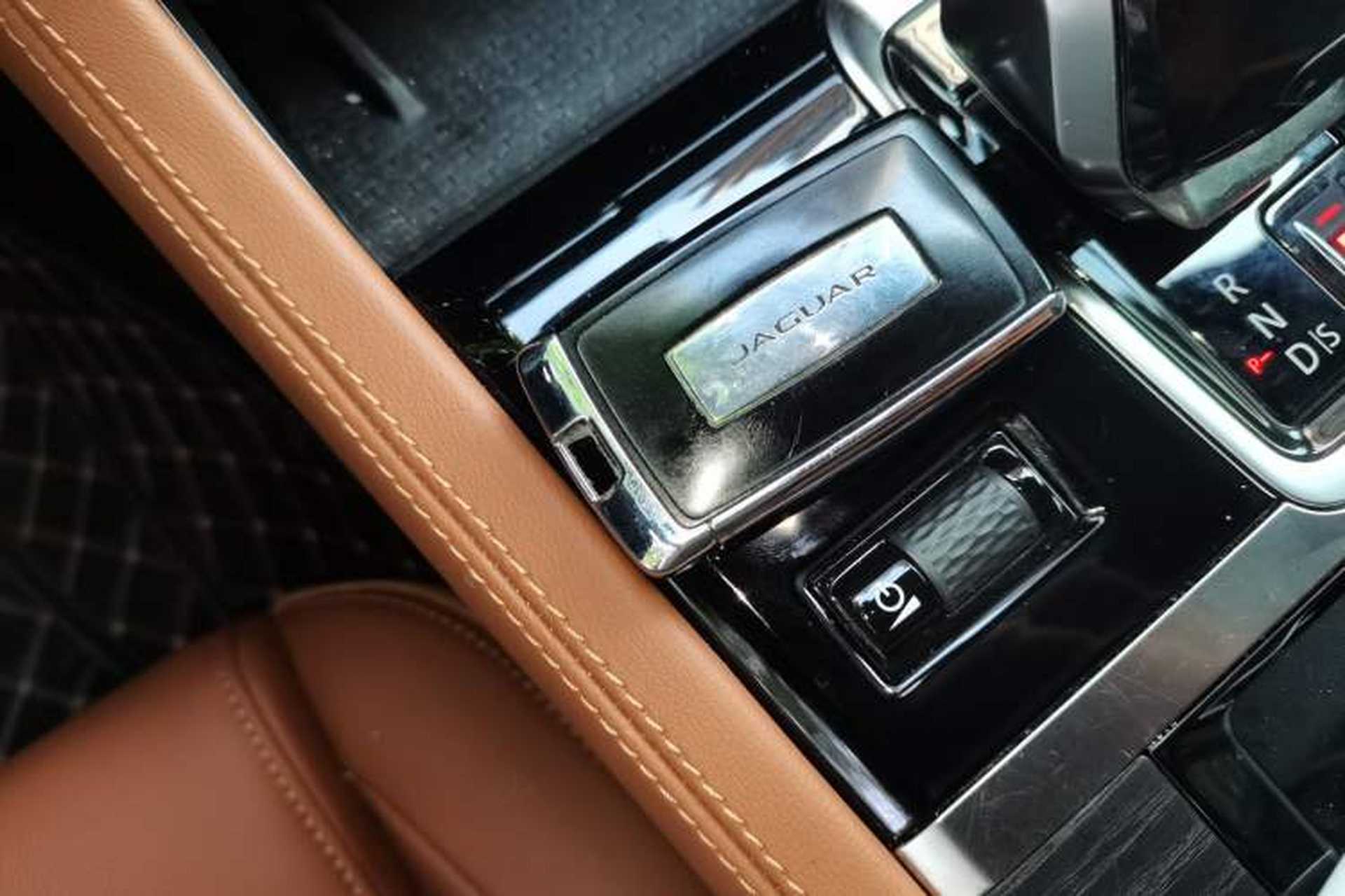 Used Jaguar XFL 2022 XFL 2.0T P250 Two-Wheel-Drive Elite Sport Edition Vehicle Key