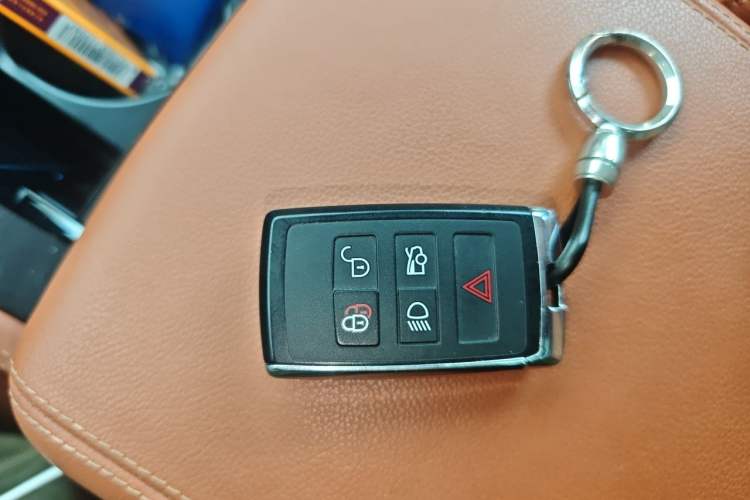 Used Jaguar XFL 2022 XFL 2.0T P250 Two-Wheel-Drive Elite Sport Edition Vehicle Key