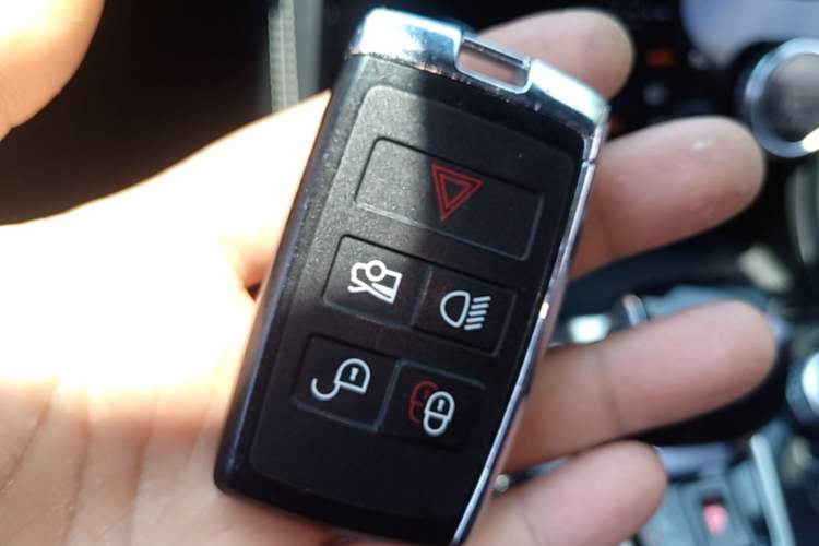 Used Jaguar XFL 2022 XFL 2.0T P250 Two-Wheel-Drive Elite Sport Edition Vehicle Key