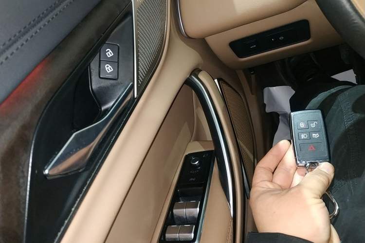 Used Jaguar XFL 2022 XFL 2.0T P250 Two-Wheel-Drive Prestige Luxury Edition Vehicle Key