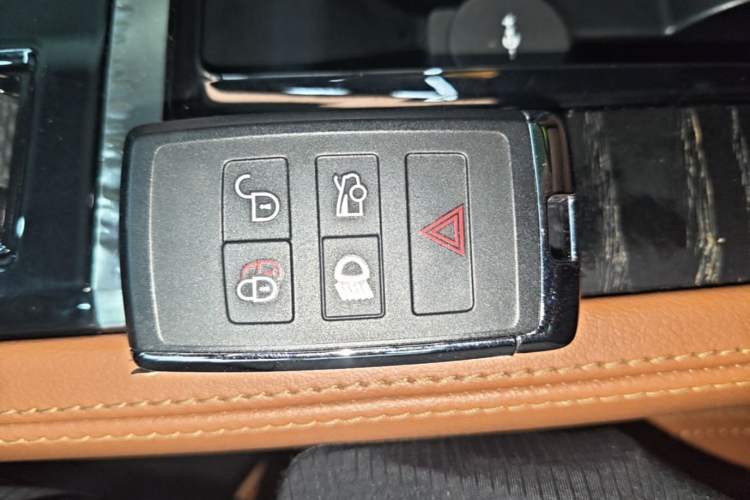 Used Jaguar XFL 2022 XFL 2.0T P250 Two-Wheel-Drive Elite Sport Edition Vehicle Key