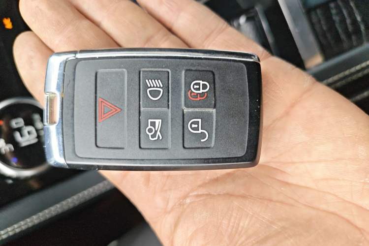 Used Jaguar XFL 2022 XFL 2.0T P250 Two-Wheel-Drive Elite Sport Edition Vehicle Key