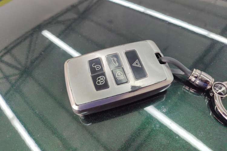 Used Jaguar XFL 2022 XFL 2.0T P250 Two-Wheel-Drive Elite Sport Edition Vehicle Key