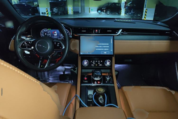 Used Jaguar XFL 2022 XFL 2.0T P250 Two-Wheel-Drive Elite Sport Edition Center Console