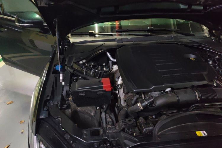 Used Jaguar XFL 2022 XFL 2.0T P250 Two-Wheel-Drive Elite Sport Edition Engine Bay Right