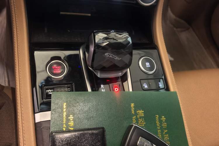 Used Jaguar XFL 2022 XFL 2.0T P250 Two-Wheel-Drive Prestige Luxury Edition Gear Lever