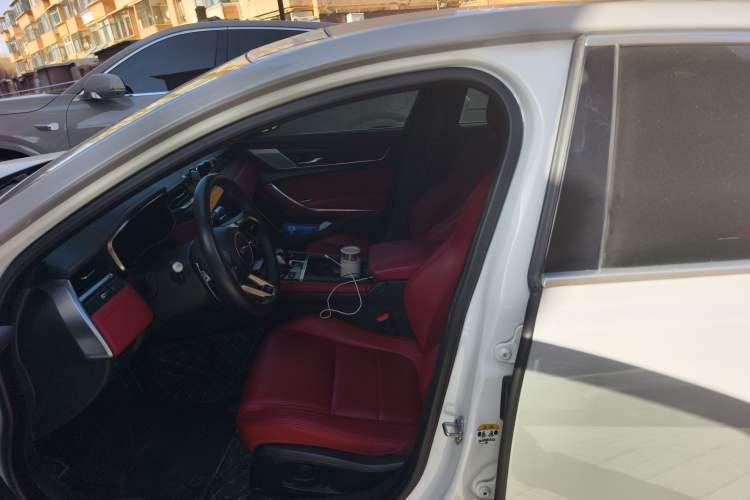Used Jaguar XFL 2022 XFL 2.0T P250 Two-Wheel-Drive Elite Sport Edition Left Front Seat