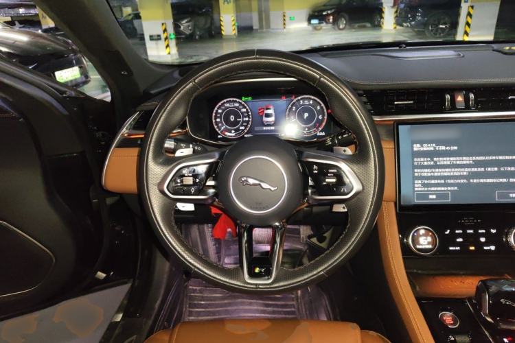 Used Jaguar XFL 2022 XFL 2.0T P250 Two-Wheel-Drive Elite Sport Edition Steering Wheel