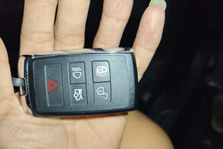 Used Jaguar XFL 2022 XFL 2.0T P250 Two-Wheel-Drive Elite Sport Edition Vehicle Key