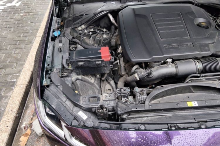 Used Jaguar XFL 2022 XFL 2.0T P250 Two-Wheel-Drive Elite Sport Edition Engine Bay Right