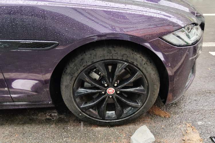 Used Jaguar XFL 2022 XFL 2.0T P250 Two-Wheel-Drive Elite Sport Edition Right Front Wheel Hub