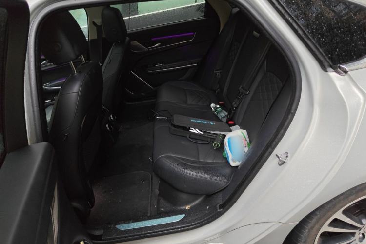 Used Jaguar XFL 2022 XFL 2.0T P250 Two-Wheel-Drive Prestige Luxury Edition Left Rear Seat