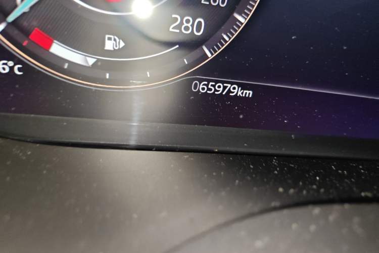 Used Jaguar XFL 2022 XFL 2.0T P250 Two-Wheel-Drive Elite Sport Edition Odometer Close Up