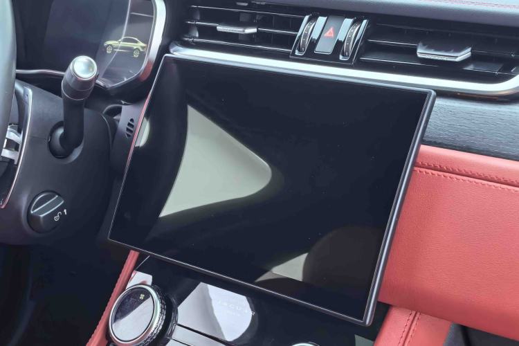 Used Jaguar XFL 2022 XFL 2.0T P250 Two-Wheel-Drive Elite Sport Edition Audio And AC Panel