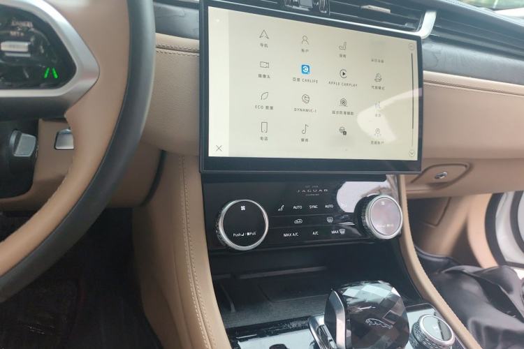 Used Jaguar XFL 2022 XFL 2.0T P250 Two-Wheel-Drive Prestige Luxury Edition Audio And AC Panel