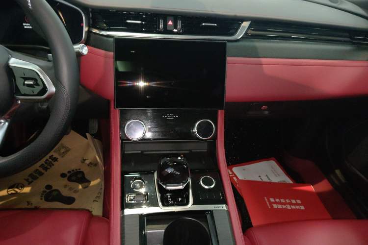 Used Jaguar XFL 2022 XFL 2.0T P250 Two-Wheel-Drive Elite Sport Edition Audio And AC Panel