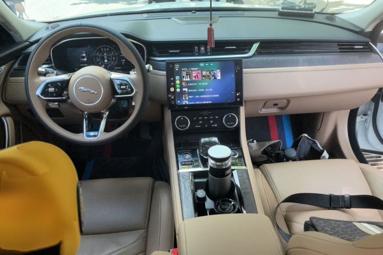 Used Jaguar XFL 2022 XFL 2.0T P250 Two-Wheel-Drive Prestige Luxury Edition Center Console