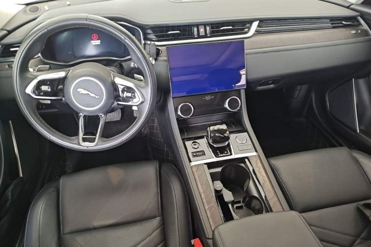 Used Jaguar XFL 2022 XFL 2.0T P250 Two-Wheel-Drive Prestige Luxury Edition Center Console
