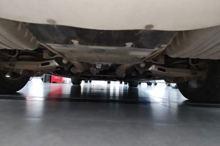Used Jaguar XFL 2022 XFL 2.0T P200 Two-Wheel-Drive Elite Luxury Edition Chassis Rear