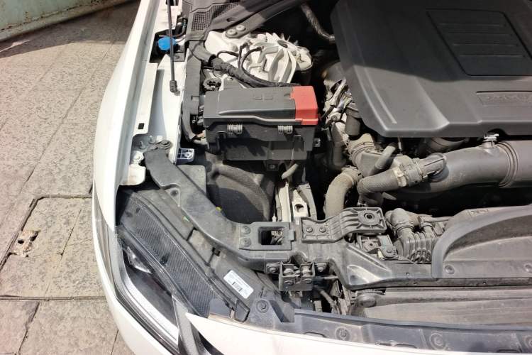 Used Jaguar XFL 2022 XFL 2.0T P250 Two-Wheel-Drive Elite Sport Edition Engine Bay Right