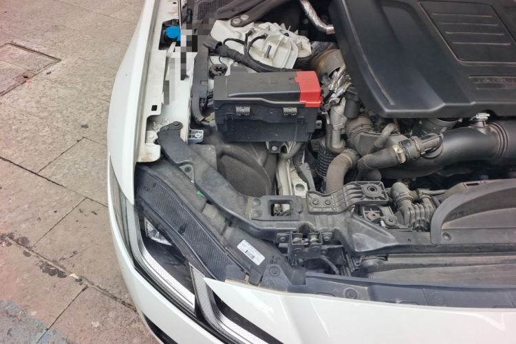 Used Jaguar XFL 2022 XFL 2.0T P250 Two-Wheel-Drive Elite Sport Edition Engine Bay Right