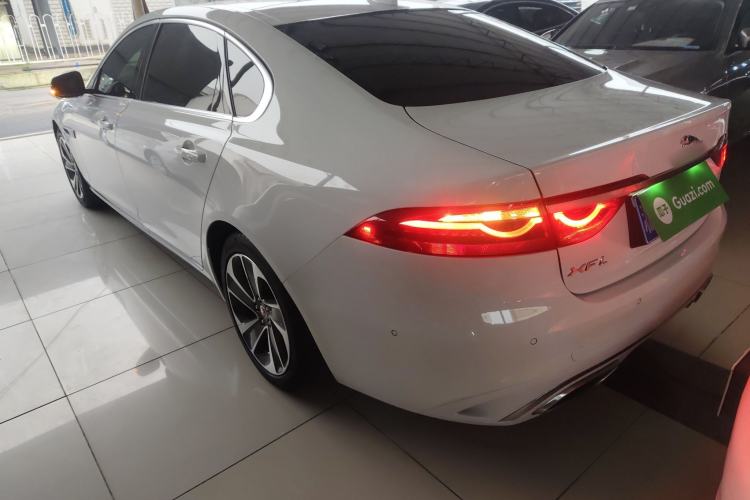 Used Jaguar XFL 2022 XFL 2.0T P200 Two-Wheel-Drive Elite Luxury Edition Exterior 2