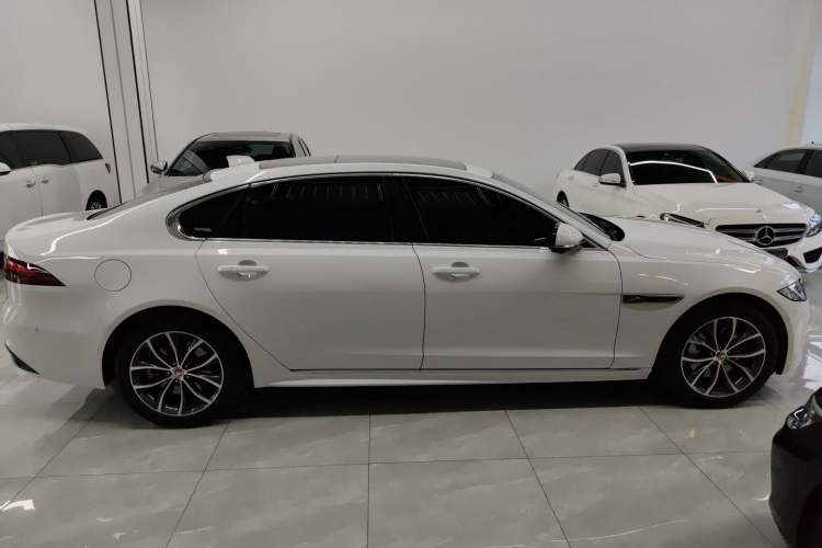 Used Jaguar XFL 2022 XFL 2.0T P250 Two-Wheel-Drive Elite Sport Edition Exterior 2