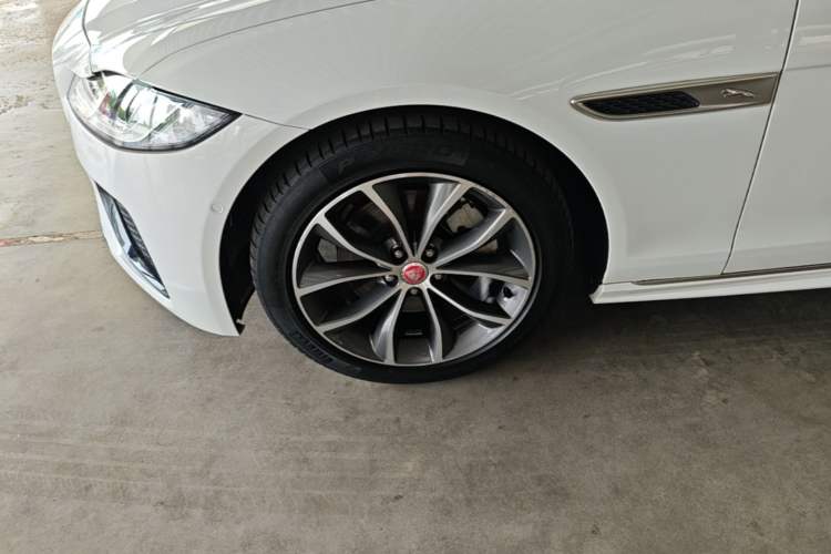 Used Jaguar XFL 2022 XFL 2.0T P250 Two-Wheel-Drive Elite Sport Edition Exterior 4