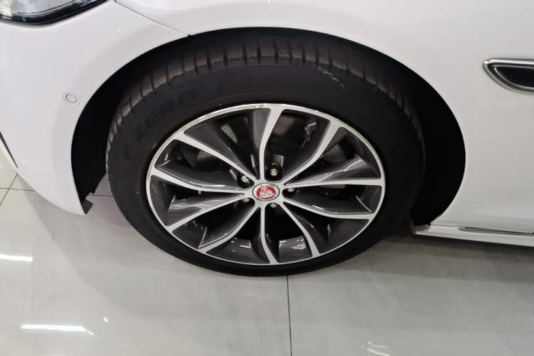 Used Jaguar XFL 2022 XFL 2.0T P250 Two-Wheel-Drive Elite Sport Edition Exterior 4