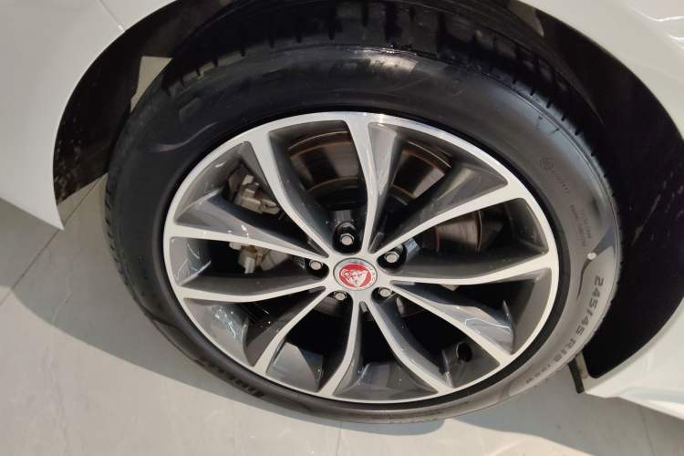 Used Jaguar XFL 2022 XFL 2.0T P250 Two-Wheel-Drive Elite Sport Edition Exterior 5