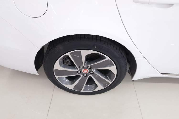 Used Jaguar XFL 2022 XFL 2.0T P200 Two-Wheel-Drive Elite Luxury Edition Exterior 8