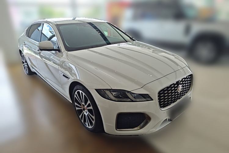 Used Jaguar XFL 2022 XFL 2.0T P250 Two-Wheel-Drive Prestige Luxury Edition Front Right 45 Deg