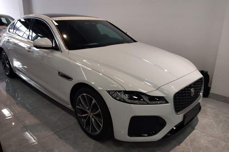 Used Jaguar XFL 2022 XFL 2.0T P250 Two-Wheel-Drive Elite Sport Edition Front Right 45 Deg