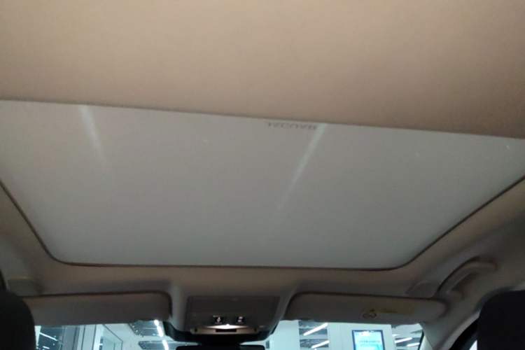 Used Jaguar XFL 2022 XFL 2.0T P200 Two-Wheel-Drive Elite Luxury Edition Headliner