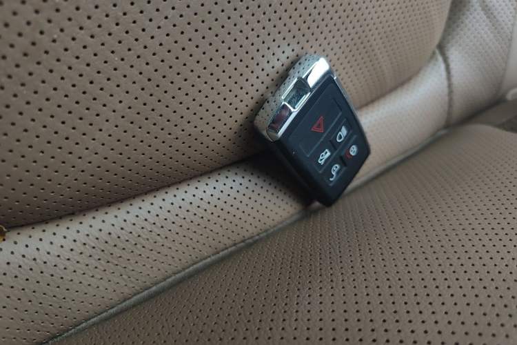 Used Jaguar XFL 2022 XFL 2.0T P250 Two-Wheel-Drive Prestige Luxury Edition Interior 1