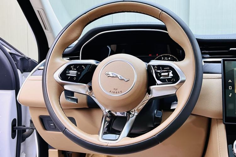 Used Jaguar XFL 2022 XFL 2.0T P250 Two-Wheel-Drive Prestige Luxury Edition Interior 1