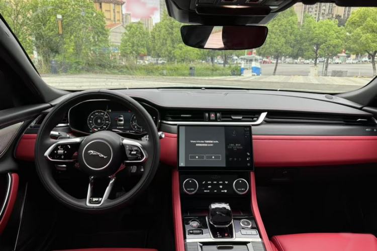 Used Jaguar XFL 2022 XFL 2.0T P250 Two-Wheel-Drive Elite Sport Edition Interior 1