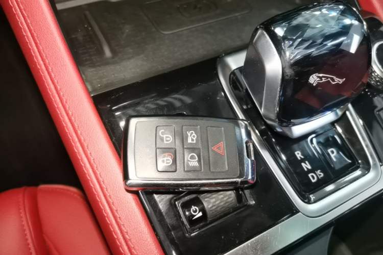 Used Jaguar XFL 2022 XFL 2.0T P250 Two-Wheel-Drive Elite Sport Edition Interior 1