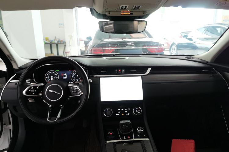 Used Jaguar XFL 2022 XFL 2.0T P200 Two-Wheel-Drive Elite Luxury Edition Interior 2