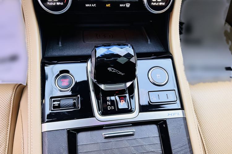 Used Jaguar XFL 2022 XFL 2.0T P250 Two-Wheel-Drive Prestige Luxury Edition Interior 3