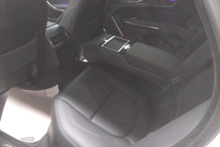 Used Jaguar XFL 2022 XFL 2.0T P200 Two-Wheel-Drive Elite Luxury Edition Interior 4