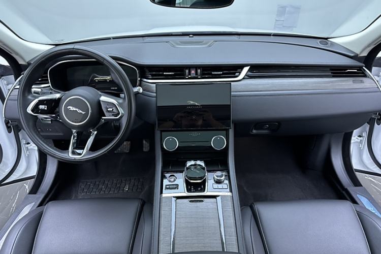 Used Jaguar XFL 2022 XFL 2.0T P200 Two-Wheel-Drive Elite Luxury Edition Interior 5