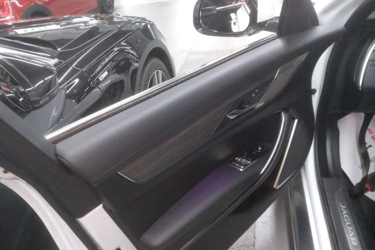 Used Jaguar XFL 2022 XFL 2.0T P200 Two-Wheel-Drive Elite Luxury Edition Interior 7