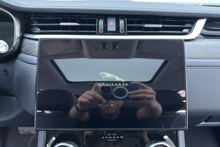 Used Jaguar XFL 2022 XFL 2.0T P200 Two-Wheel-Drive Elite Luxury Edition Interior 8