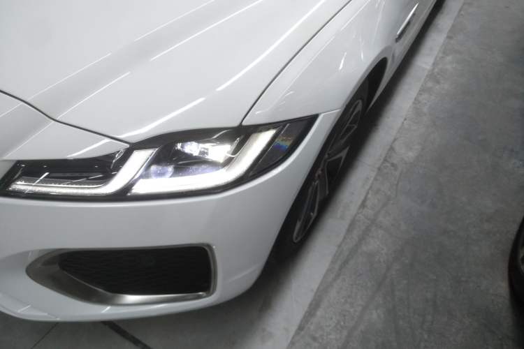 Used Jaguar XFL 2022 XFL 2.0T P200 Two-Wheel-Drive Elite Luxury Edition Left Front Headlight