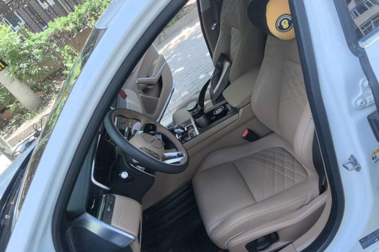 Used Jaguar XFL 2022 XFL 2.0T P250 Two-Wheel-Drive Prestige Luxury Edition Left Front Seat