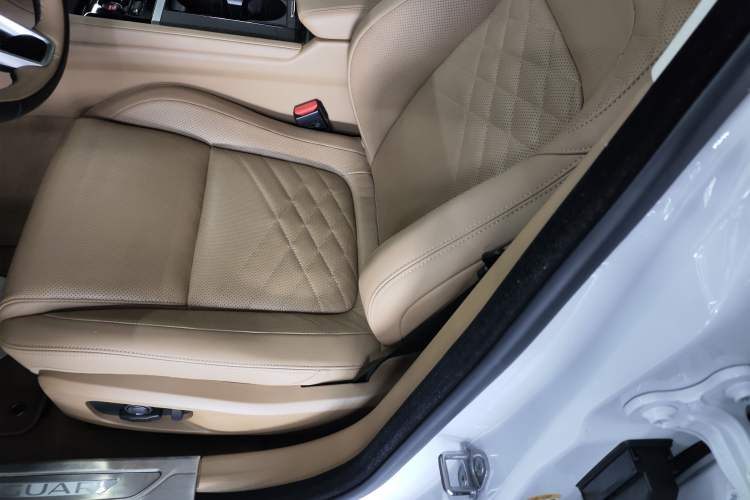 Used Jaguar XFL 2022 XFL 2.0T P250 Two-Wheel-Drive Prestige Luxury Edition Left Front Seat