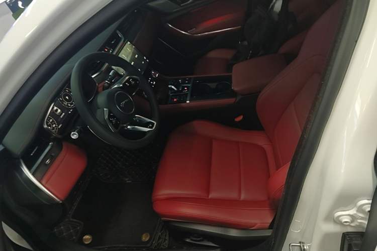 Used Jaguar XFL 2022 XFL 2.0T P250 Two-Wheel-Drive Elite Sport Edition Left Front Seat
